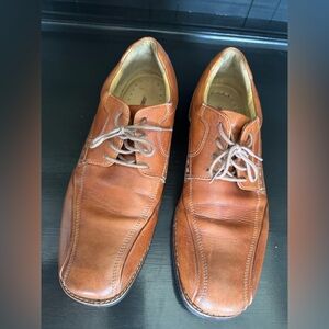 Men’s dress shoes